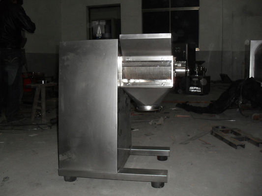 GMP Kuru Granülasyon Makinesi İlaç Salıncak Pelet Makinesi 65r / dak